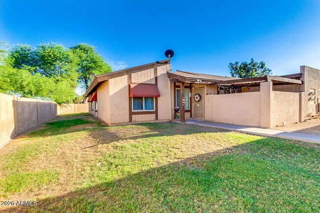 Building Photo - 2149 E 10th St