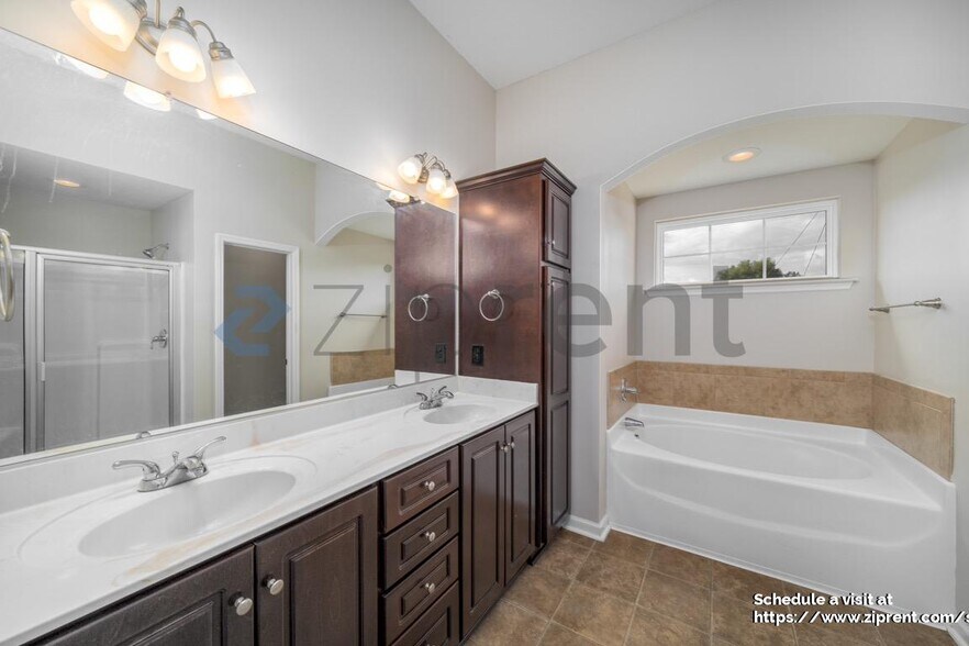 Building Photo - 819 Watermark Dr