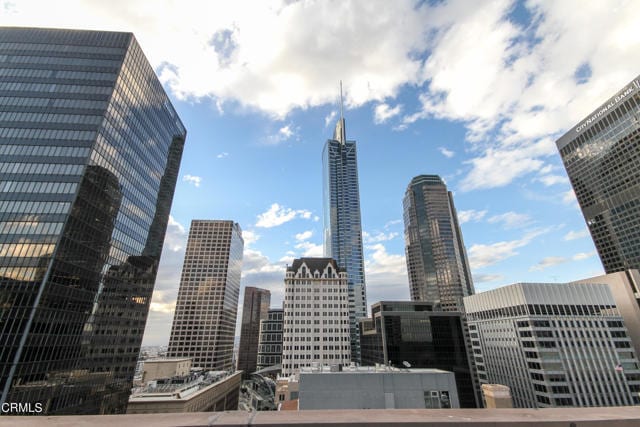 Building Photo - 655 S Hope St