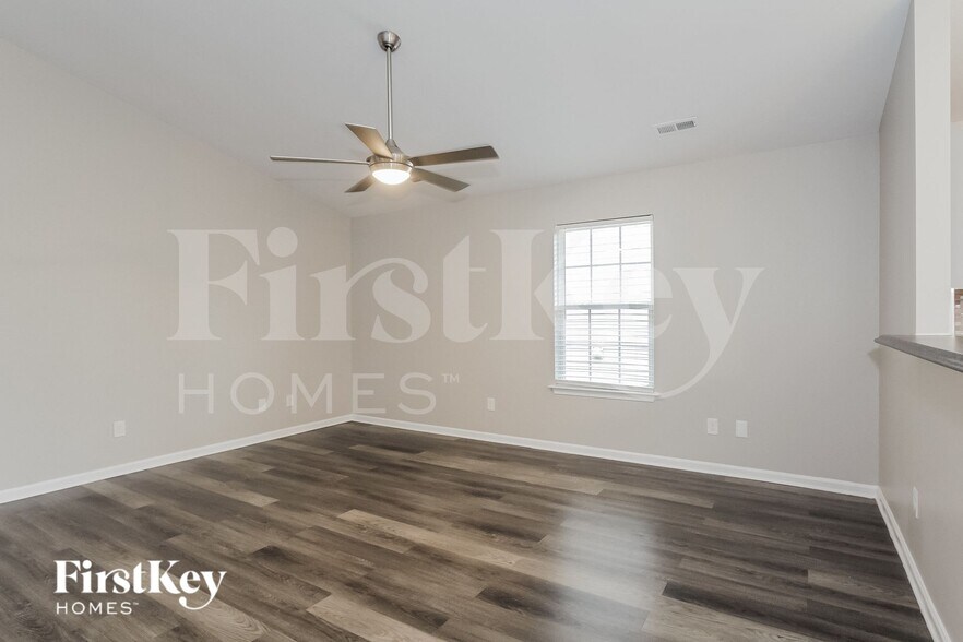 Building Photo - 4506 Esmeralda Drive