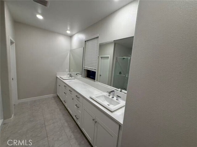 Building Photo - 602 Catalonia