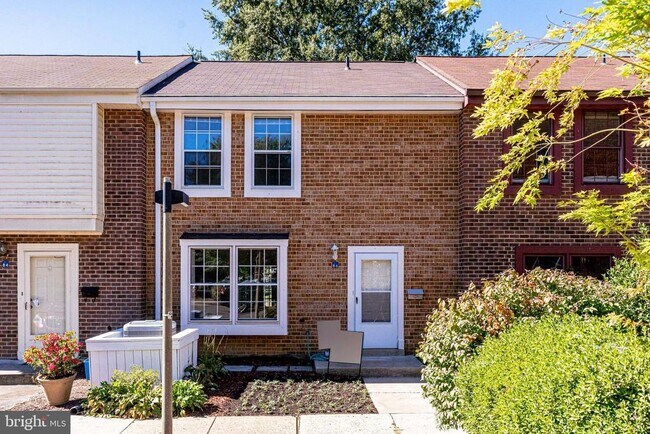 Building Photo - 2186 Golf Course Dr