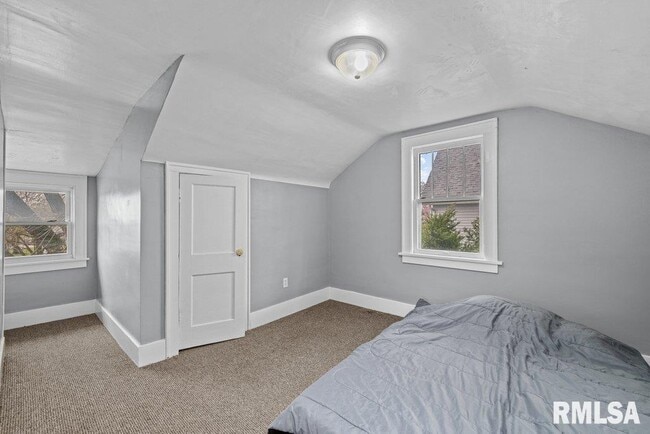 Building Photo - 2215 17th St