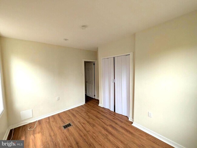 Building Photo - 5609 Walton Ave
