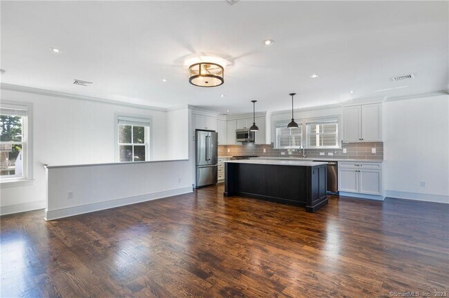 Building Photo - 75 Strickland Rd