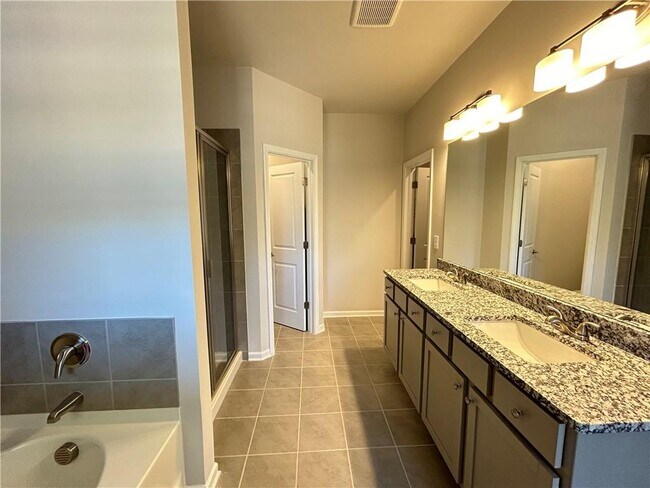 Building Photo - 2606 Mls Cmn Dr