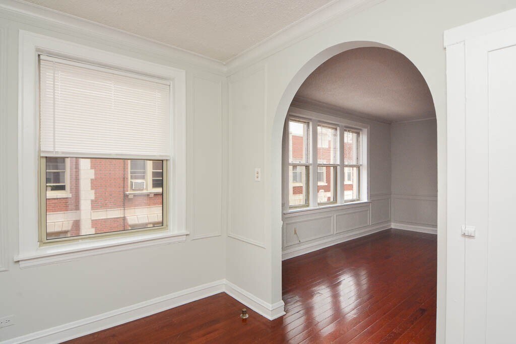 Building Photo - 551.5 W Surf St