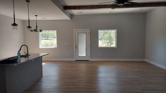 Building Photo - 1738 Sierra