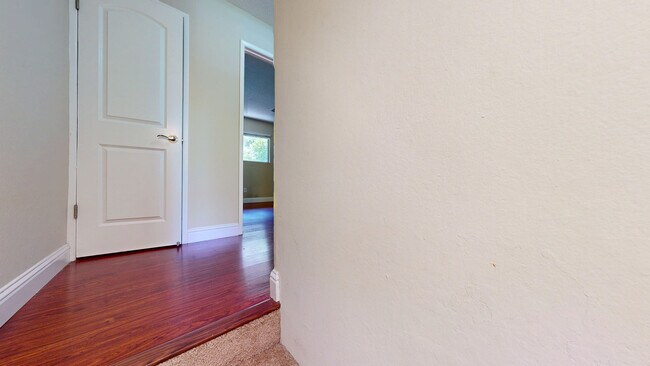 Building Photo - 18225 Happy Ln