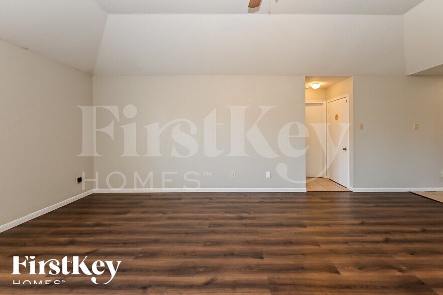 Building Photo - 8222 Sanford St