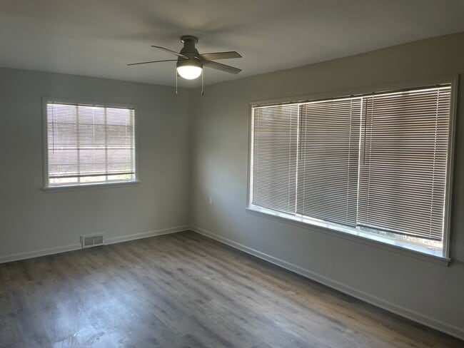 Building Photo - Fully Renovated Home For Rent