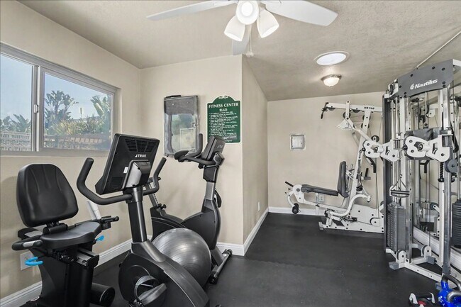 Building Photo - Walk to Balboa Park from This Beautiful Golden Hill Condo with Two Side-by-Side Parking Spaces
