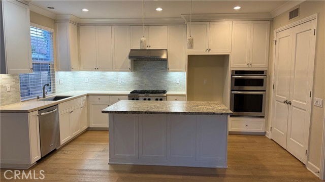 Building Photo - 144 Stallion