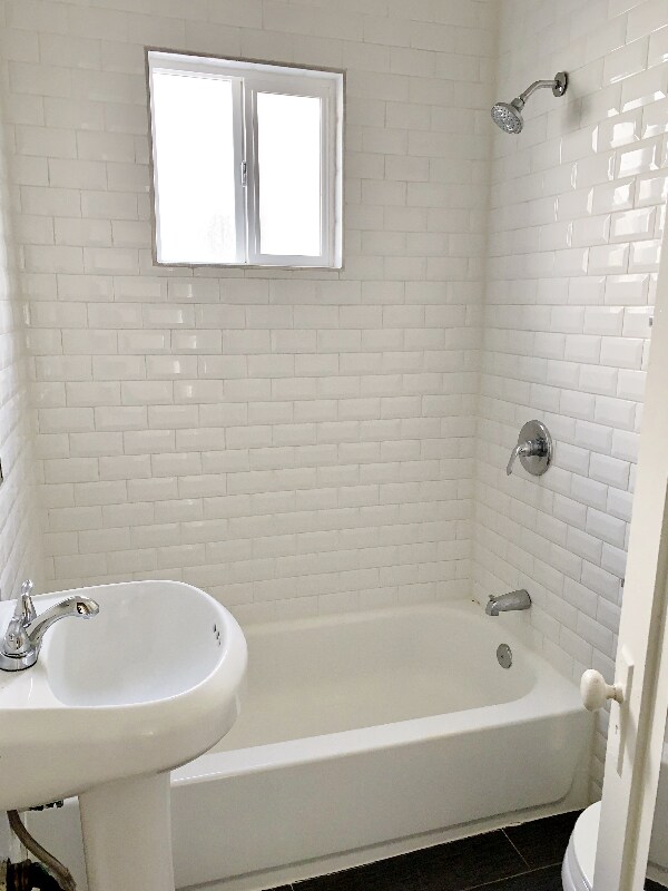 Building Photo - 808 N Poinsettia Pl