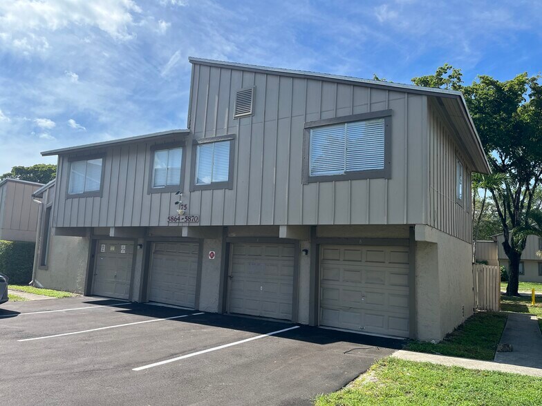 Building Photo - 5870 NW 22nd St
