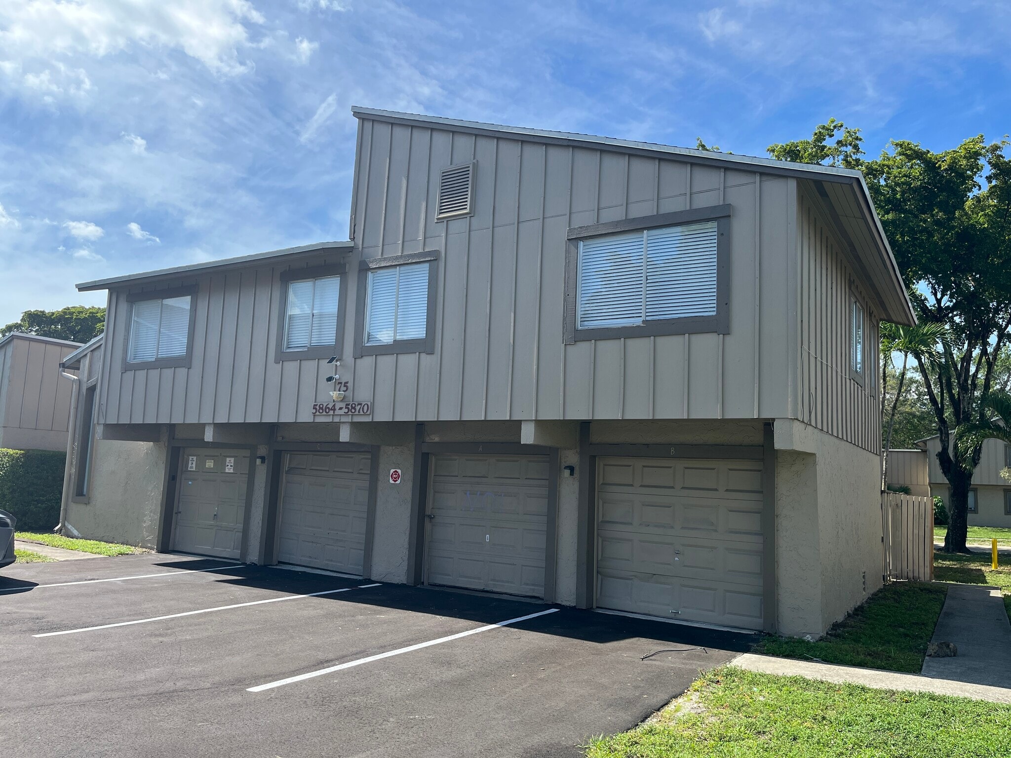 Building Photo - 5870 NW 22nd St