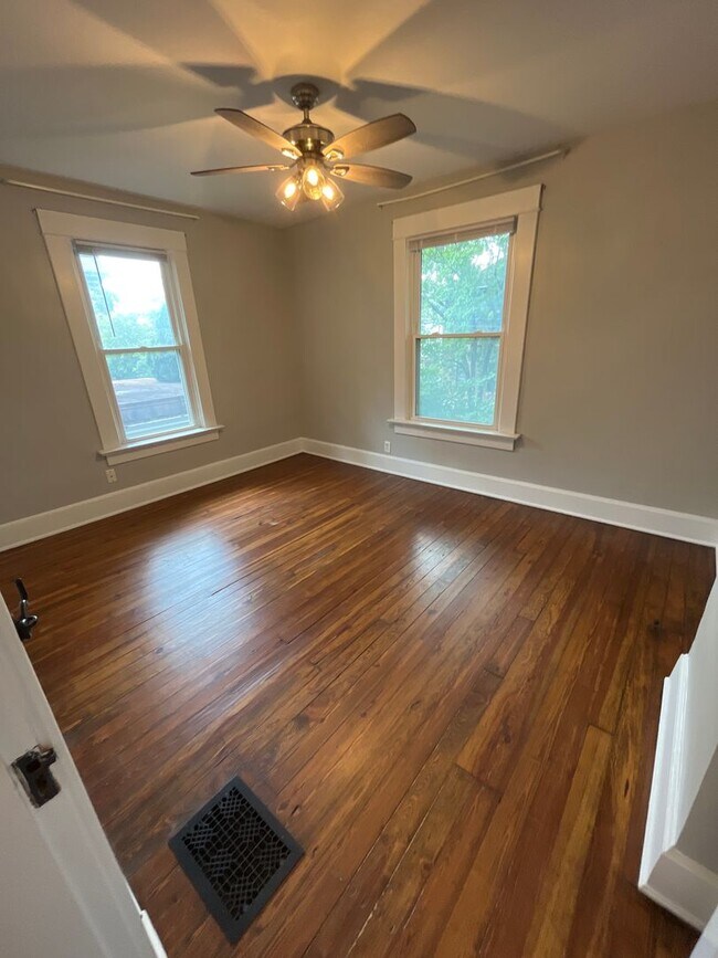 Building Photo - 337-339 Mithoff