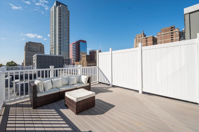 Building Photo - 710 Chestnut St