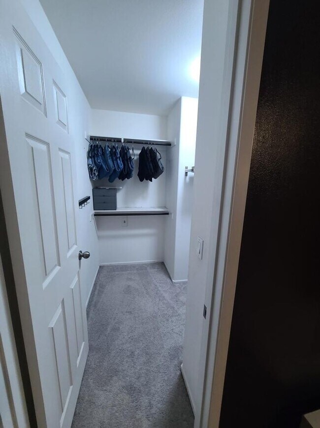 Building Photo - Beaumont 4 bedroom home ($0 monthly electric bill)