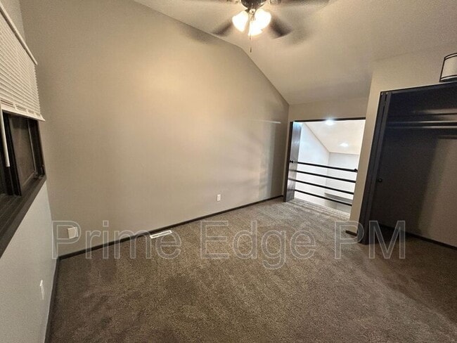 Building Photo - 1741 Ridgehaven Ct