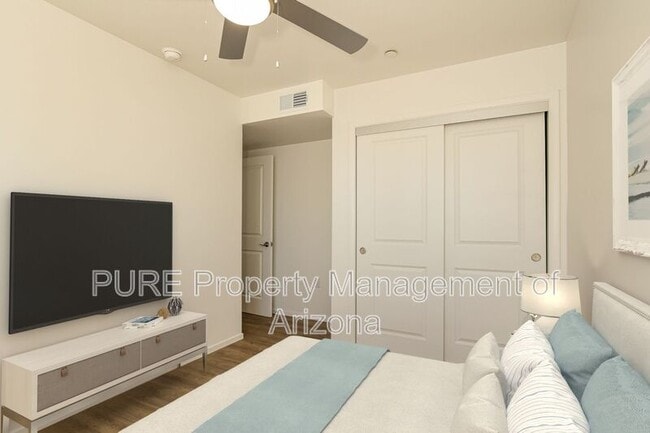 Building Photo - 6077 N 60th Ave