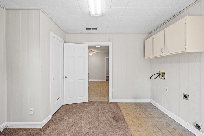 Building Photo - Cozy Home with Bonus Room, Minutes from TTU