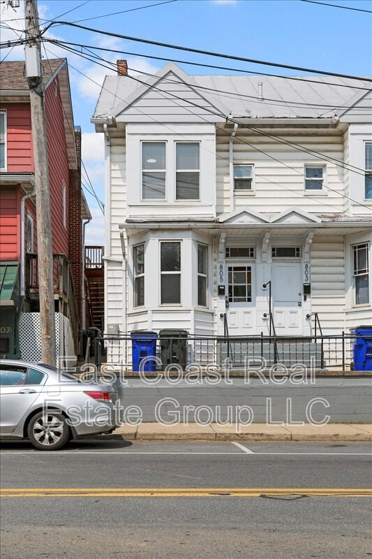 Primary Photo - 805 S Potomac St