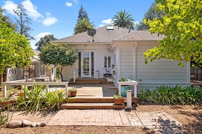 Building Photo - 417 Haydon St