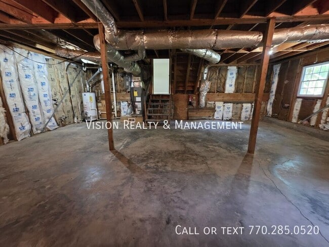 Building Photo - 155 Pine Hill Dr