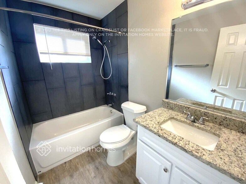 Building Photo - 16955 E Temple Pl