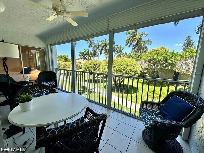 Building Photo - 555 Park Shore Dr