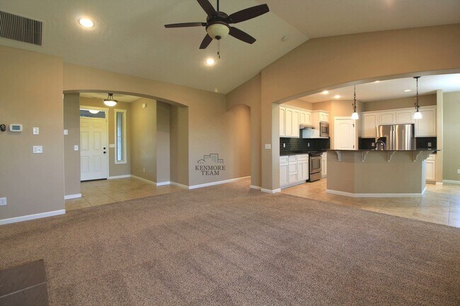 Building Photo - 3 Bed/2 Bath West Kennewick Home