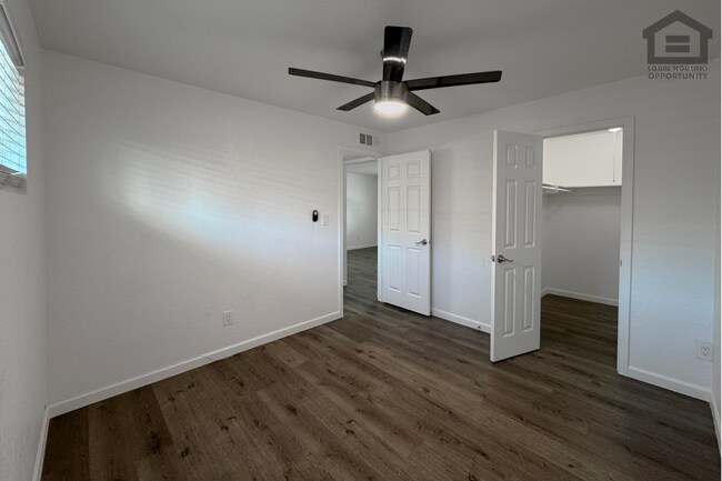 Building Photo - 1325 N 48th St