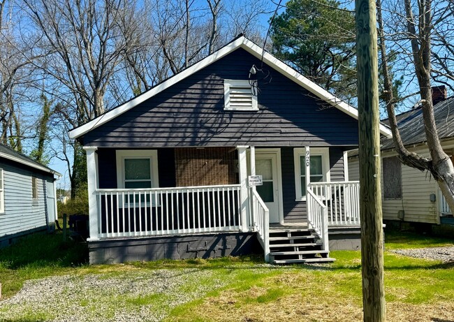 Building Photo - 2 Bedroom House for Rent