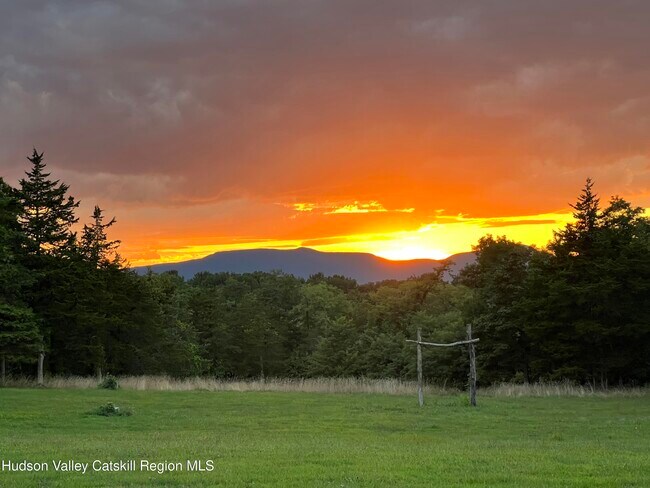 Building Photo - 16 Spring Rd