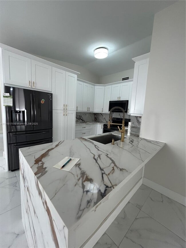 Building Photo - 9672 SW 166th Ct