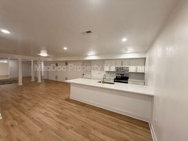 Building Photo - 10402 Laurel Ridge Way