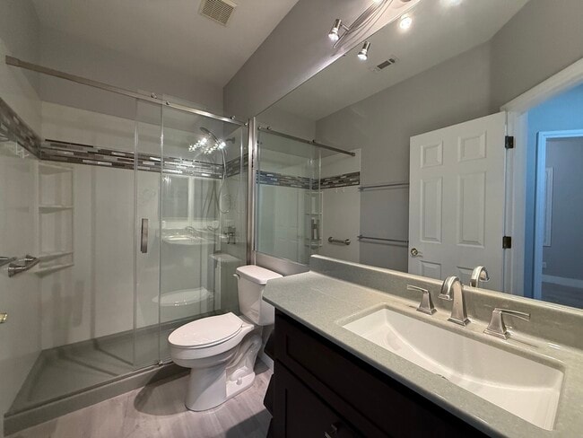 Building Photo - 2206 Summerwind Cir