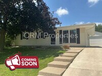 Building Photo - 700 Maumee Dr