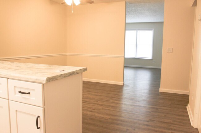 Building Photo - 1840 Woodland Ave