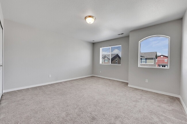 Building Photo - $2,595.00, 3 beds, 2.5 bath, Single Family...