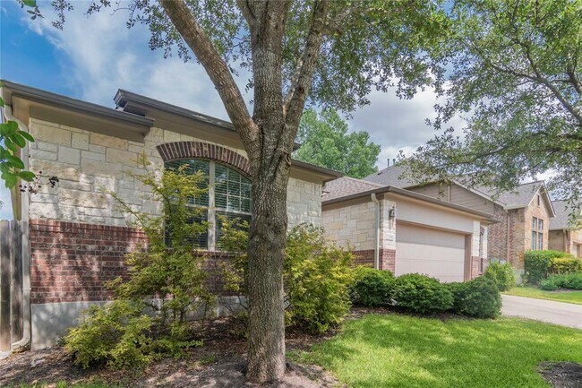 Building Photo - 2542 Ravenwood Dr