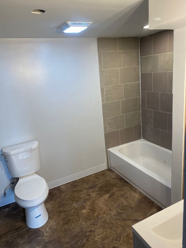 Building Photo - Single family house for rent