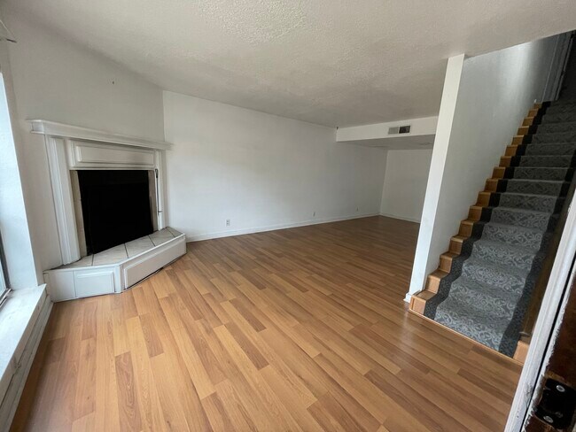 Building Photo - 187 Vista Point Ct NE