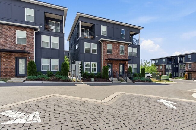 Building Photo - 3-Level Living at The Eason in East!