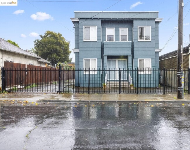 Building Photo - 685 37th St