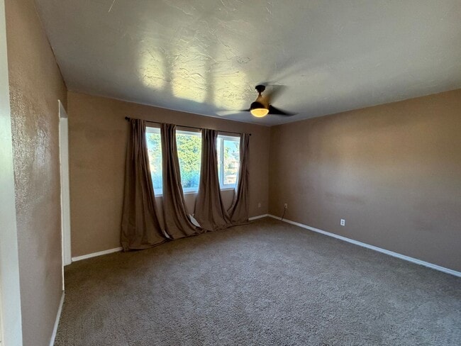 Building Photo - Wow Check out this 3 BD 2 BA SW Charmer near White Ln & Akers Road