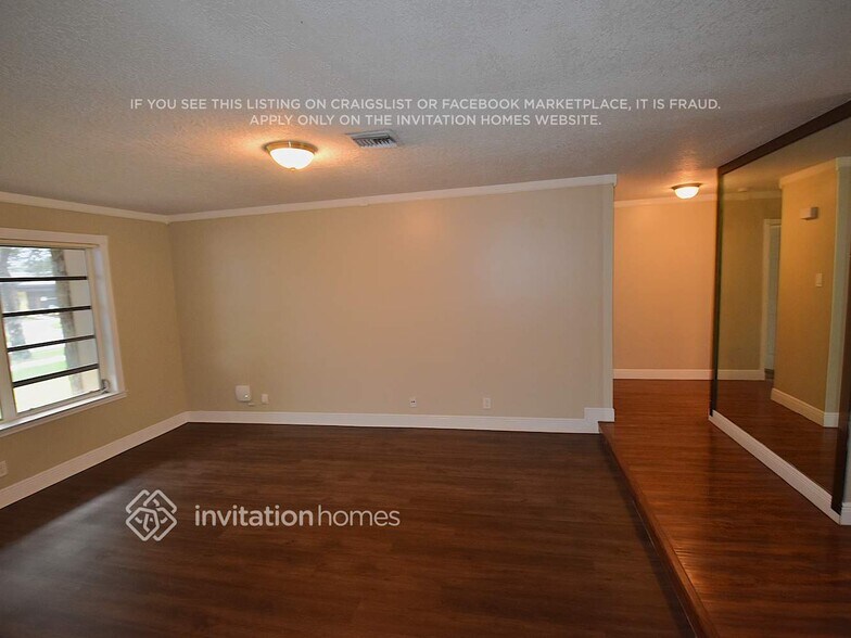 Building Photo - 7521 NW 13th Ct