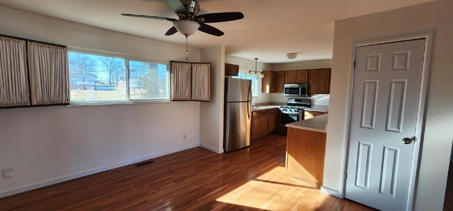 Building Photo - 956 Altavia Dr