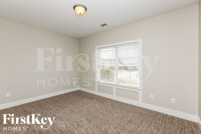 Building Photo - 5541 Timber Leaf Trail